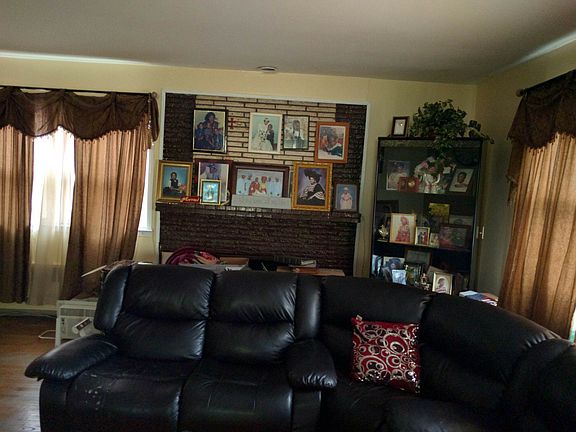 5th image of 2421 Bayswater Ave #2