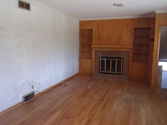 4th image of 2590 Saint Anne Dr