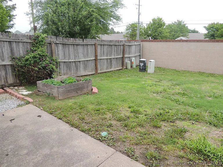 4416 W Indianola St — Photo 78