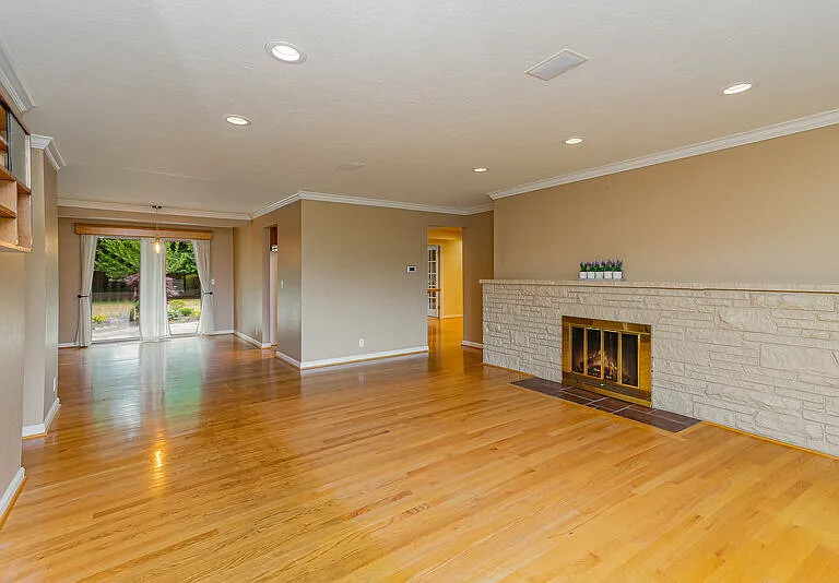 8612 21st Ave NW — Photo 3