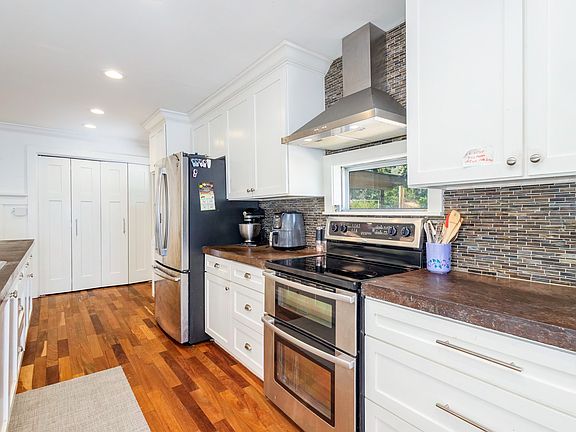 4th image of 1909 8th St