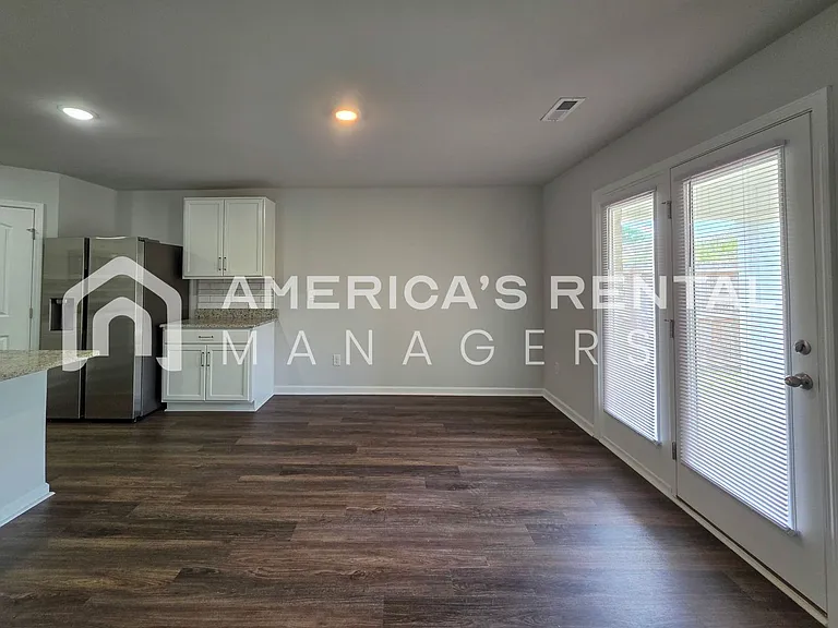 1508 Heritage Cir SE — Photo 24