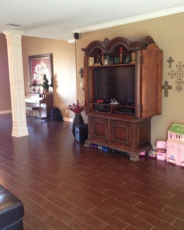 4 bed, 2.5 bath, 2400 sqft, $2,750 — Photo 3