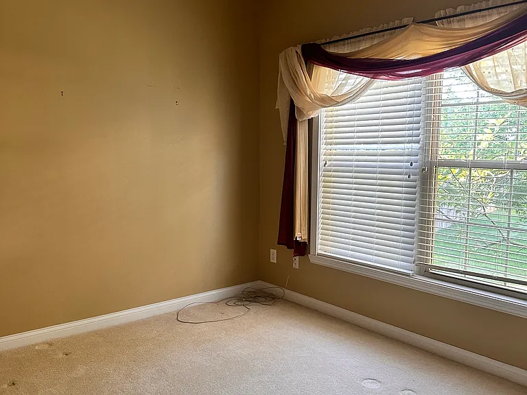625 Vincent Way — Photo 24