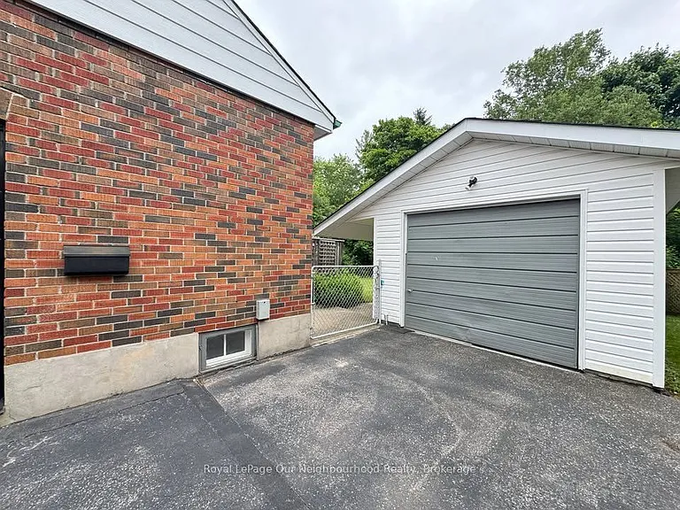 73 Eugenia St #MAIN — Photo 34