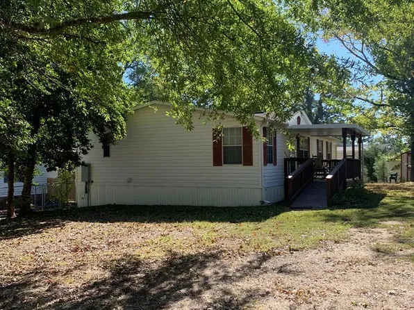 404 Boardman Dr, Bracey, VA 23919