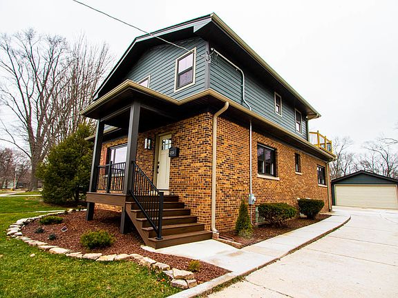 3rd image of 215 Lorraine St