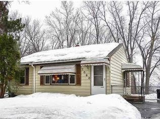 2060 Barclay St, Saint Paul, MN 55109