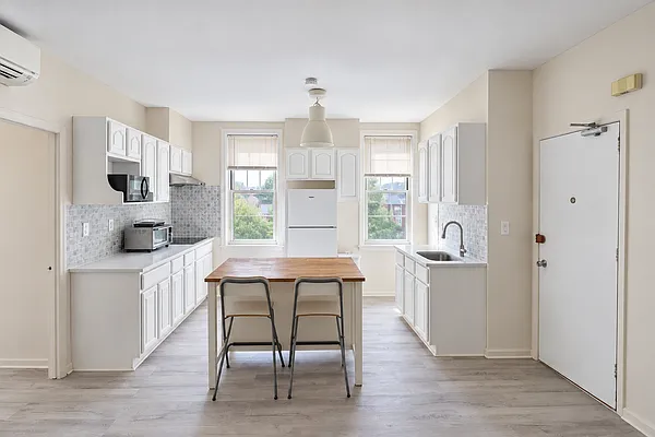 Kitchen, photo 1