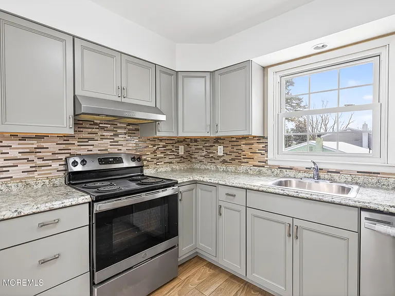 202 Manahawkin Trl — Photo 8