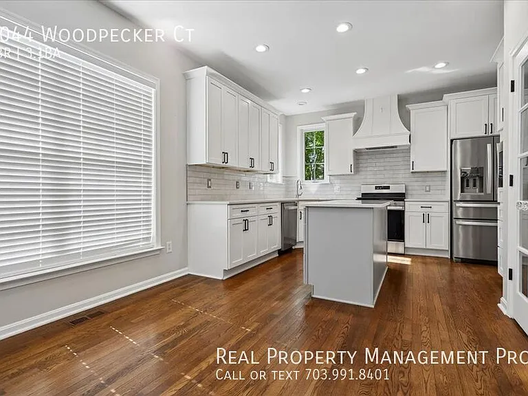 9044 Woodpecker Ct — Photo 10