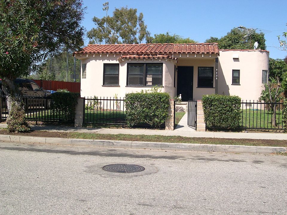 1st image of 4226 Moore St
