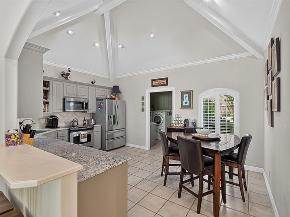 5th image of 440 Grand Oaks Dr