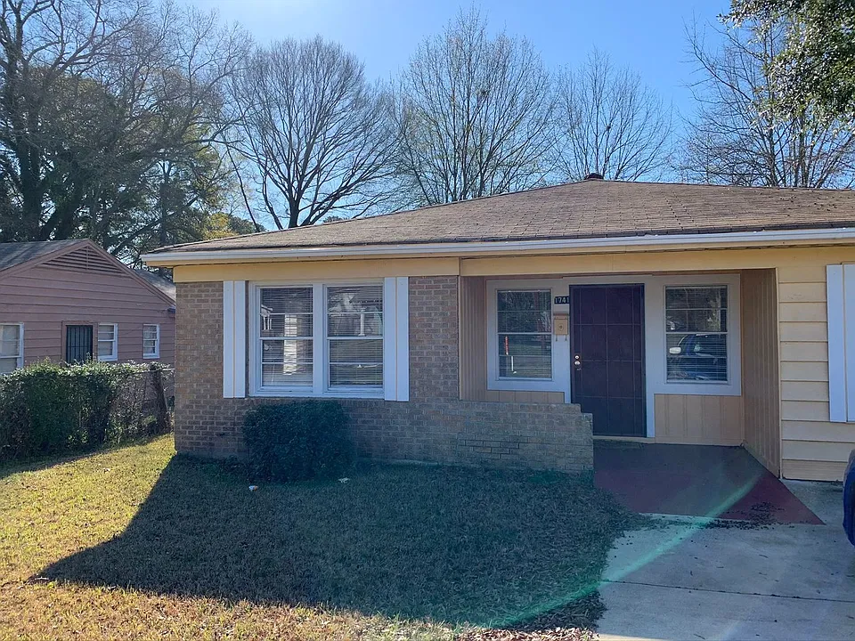 1741 Desoto St