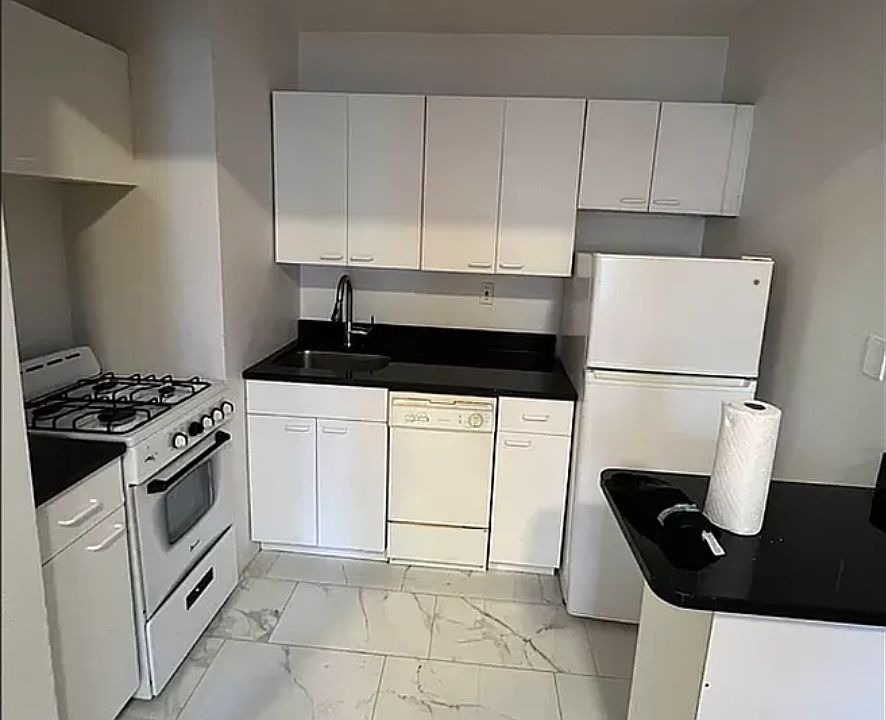 1st image of 48 W 82nd St APT 9