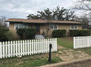504 Cross Mountain Dr, Fredericksburg, TX 78624