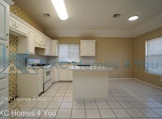 1015 Pruett Dr, Edmond, OK 73003