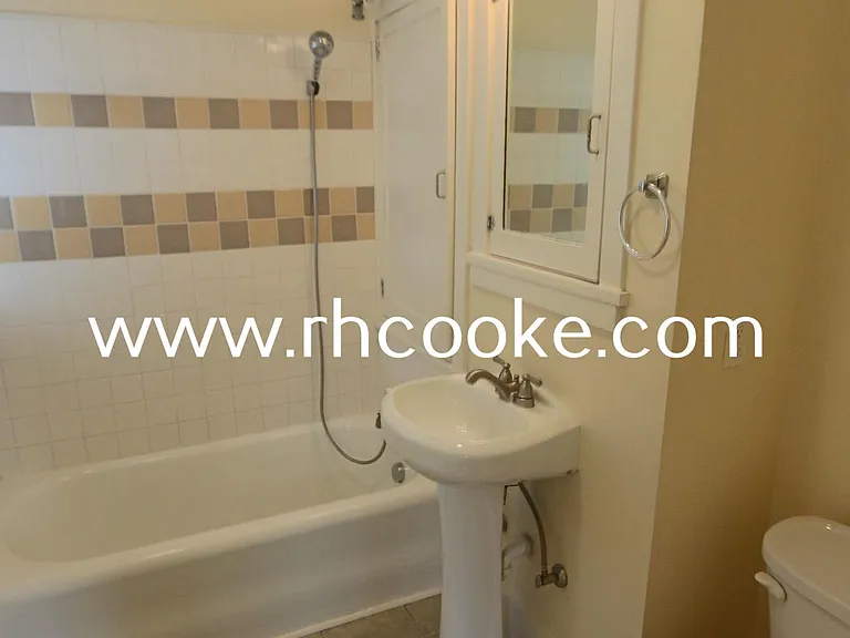 719 W Maxwell Ave — Photo 10