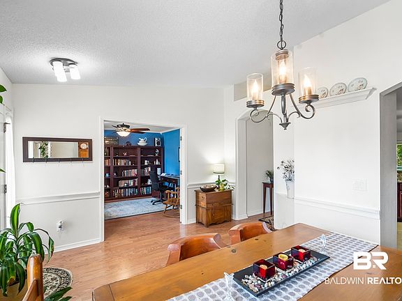 4th image of 1802 S Bay St