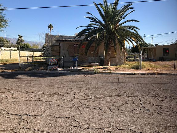 2nd image of 126 W Blacklidge Dr