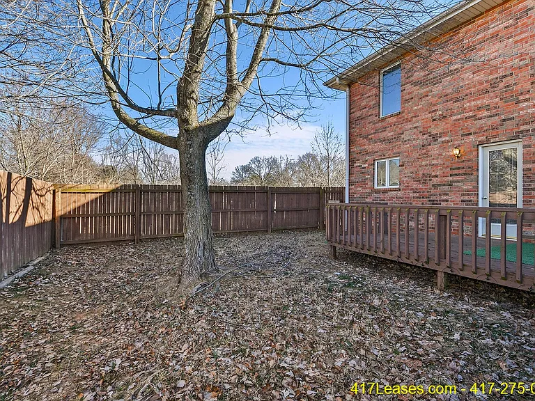 1261 E Lakewood St — Photo 44