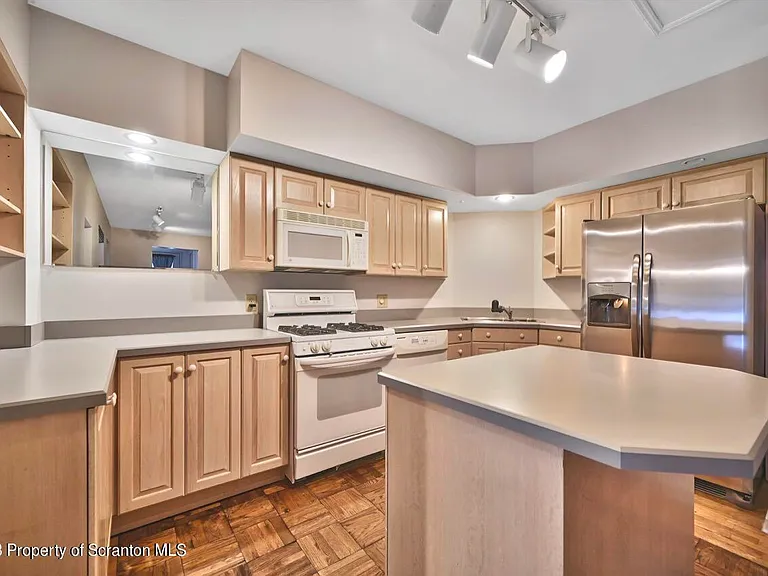 1409 Penn Ave #3 — Photo 15