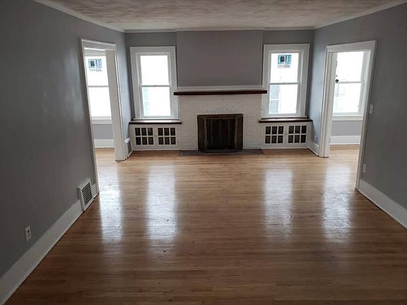 3rd image of 3024 Belvedere Blvd