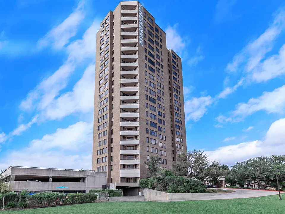 The Enclave at 1550
