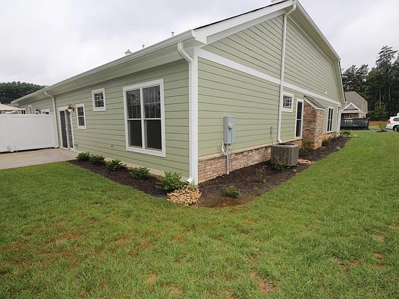 3rd image of 4766 Laryn Ln
