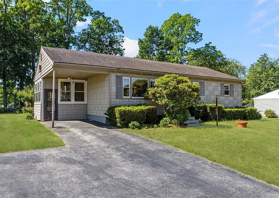1st image of 37 Ridgeway Dr