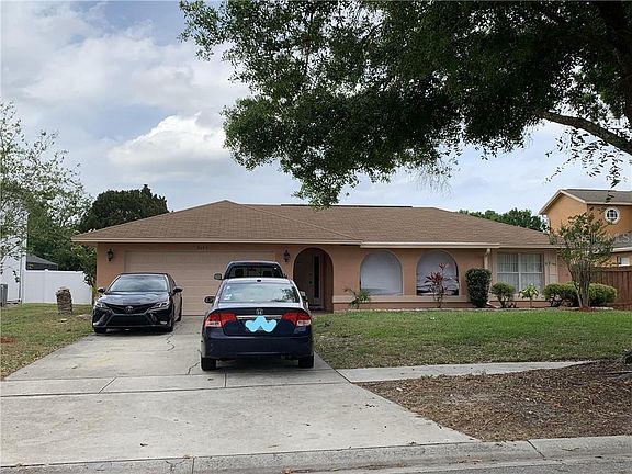 3rd image of 8165 Saint Albans Dr #2