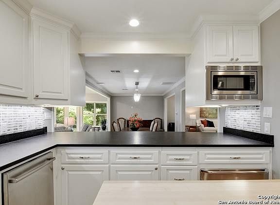 3rd image of 125 Newbury Ter