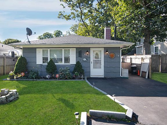 2nd image of 226 Patchogue Ave