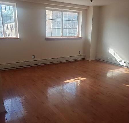 5th image of 3037 Wilson Ave