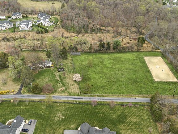 2nd image of 16510 Batchellors Forest Rd