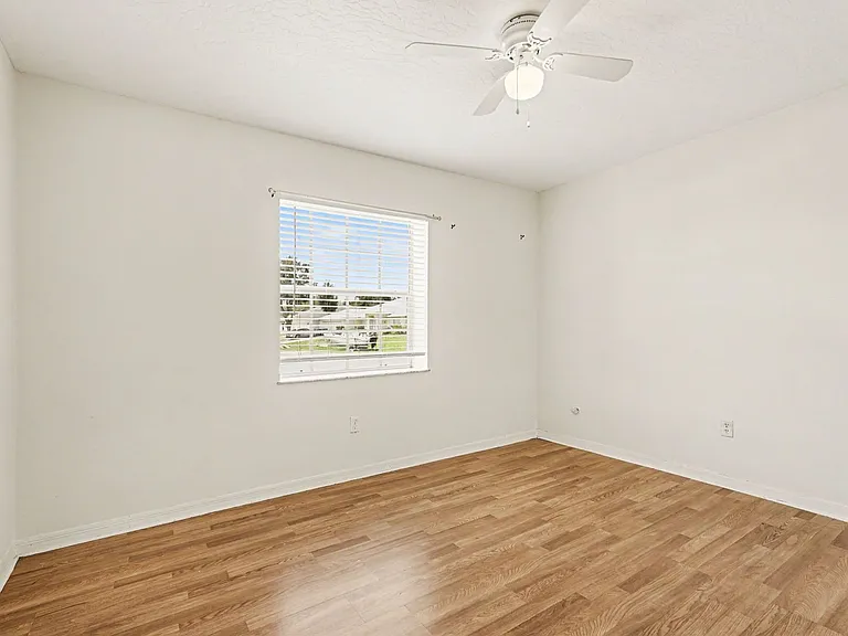 880 Vocelle Ave — Photo 19