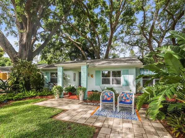 1738 San Mateo Dr, Dunedin, FL 34698