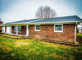 106 Broadway Ave, Nitro, WV 25143