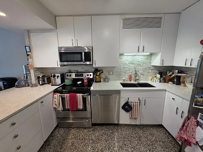 1313 N Ritchie Ct #403 — Photo 4