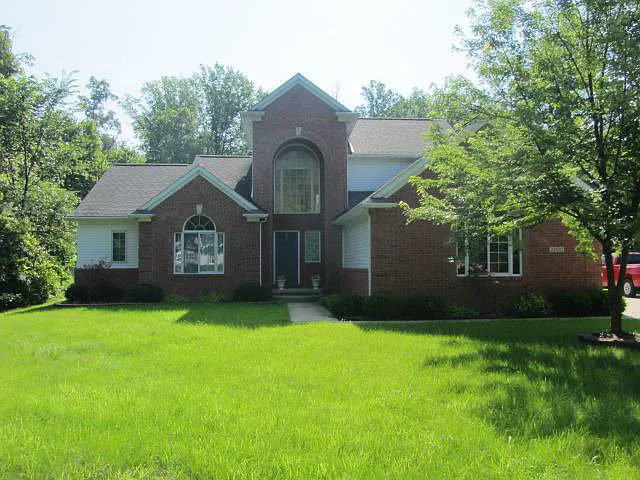 21620 Cass St photo 1