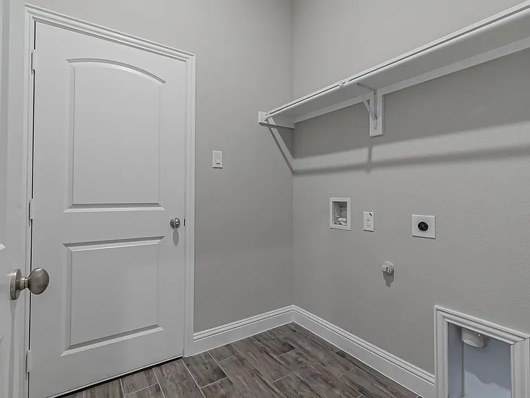 422 Oleander Dr — Photo 5