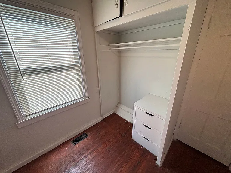 245 E Young Pl — Photo 15