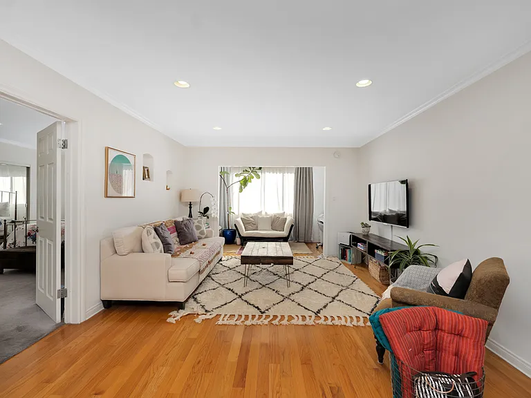 14934 Dickens St #9 — Photo 28