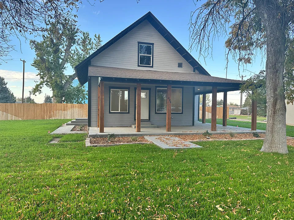 488 3rd Ave W