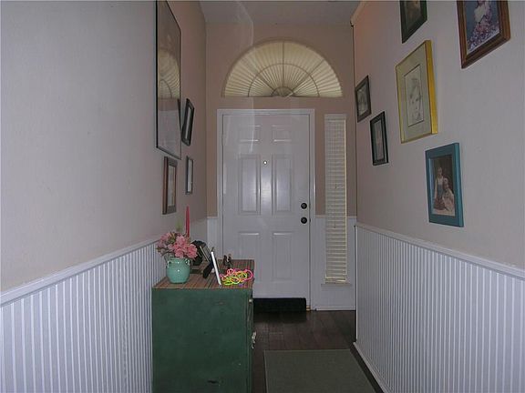 2nd image of 1605 Nicole Ln
