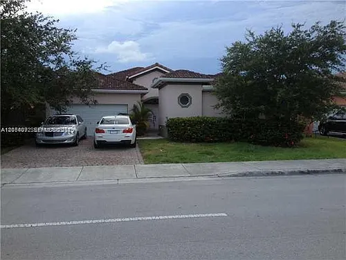 2720 SW 142nd Ave Photo 1