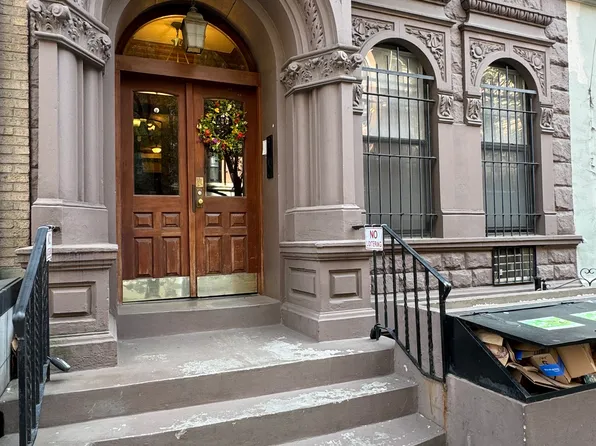 164 West 83rd Street CF1/CF2 image 1 of 12