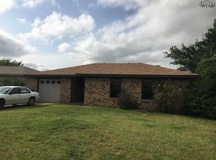 1308 Bluejay St, Iowa Park, TX 76367