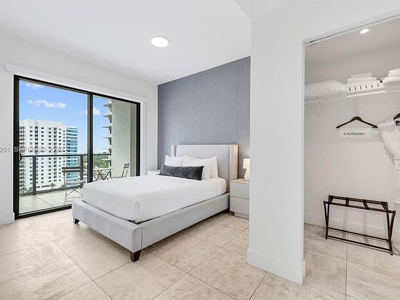 5th image of 239 SW 9th St #1801