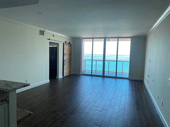 5th image of 2650 Lake Shore Dr Unit 1002